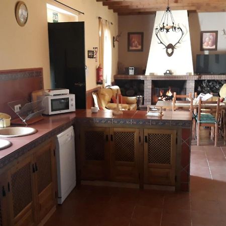 Casa Rural La Dehesilla กาซาญา เดลา เซียร์รา ภายนอก รูปภาพ