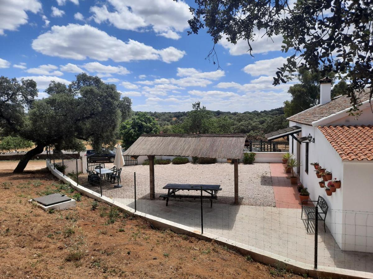 Casa Rural La Dehesilla กาซาญา เดลา เซียร์รา ภายนอก รูปภาพ