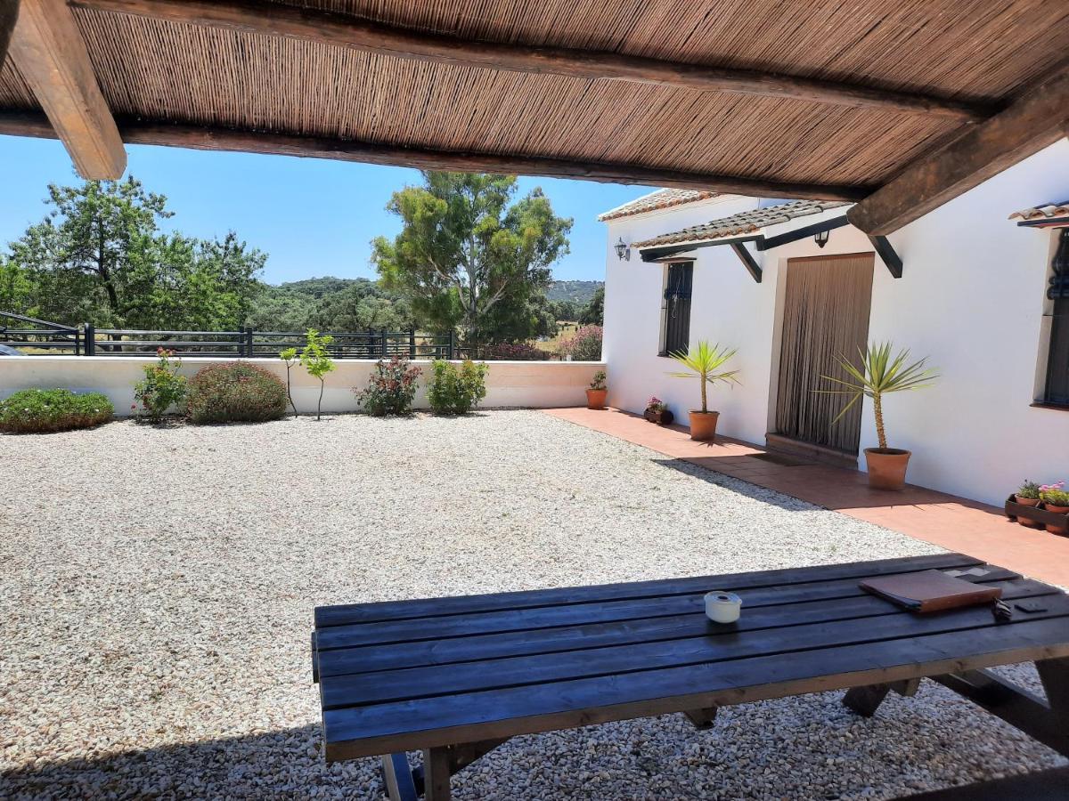Casa Rural La Dehesilla กาซาญา เดลา เซียร์รา ภายนอก รูปภาพ