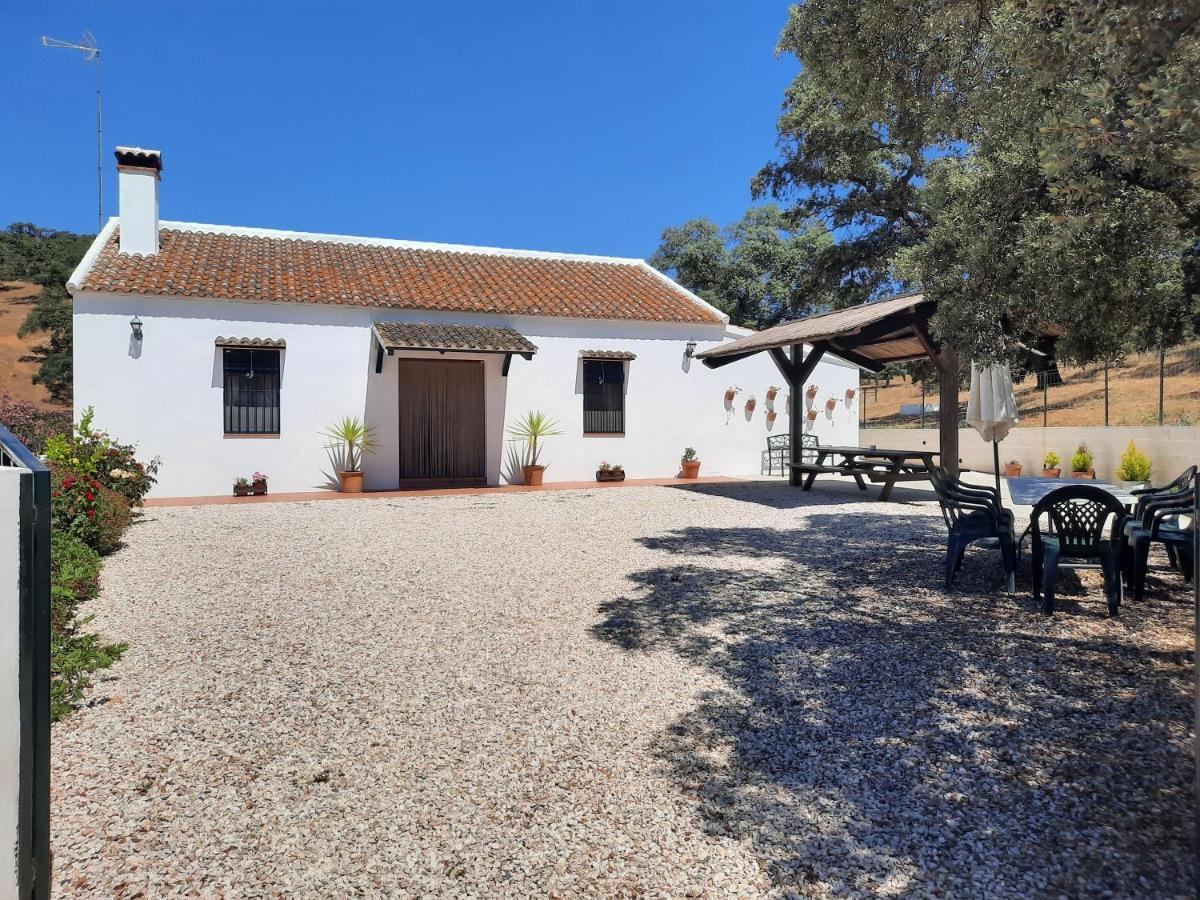 Casa Rural La Dehesilla กาซาญา เดลา เซียร์รา ภายนอก รูปภาพ