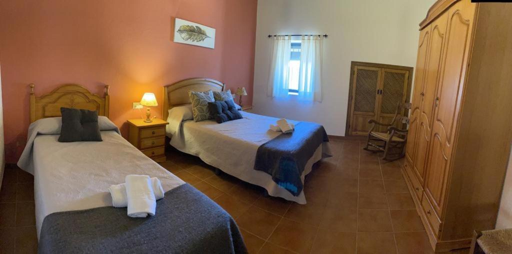 Casa Rural La Dehesilla กาซาญา เดลา เซียร์รา ภายนอก รูปภาพ