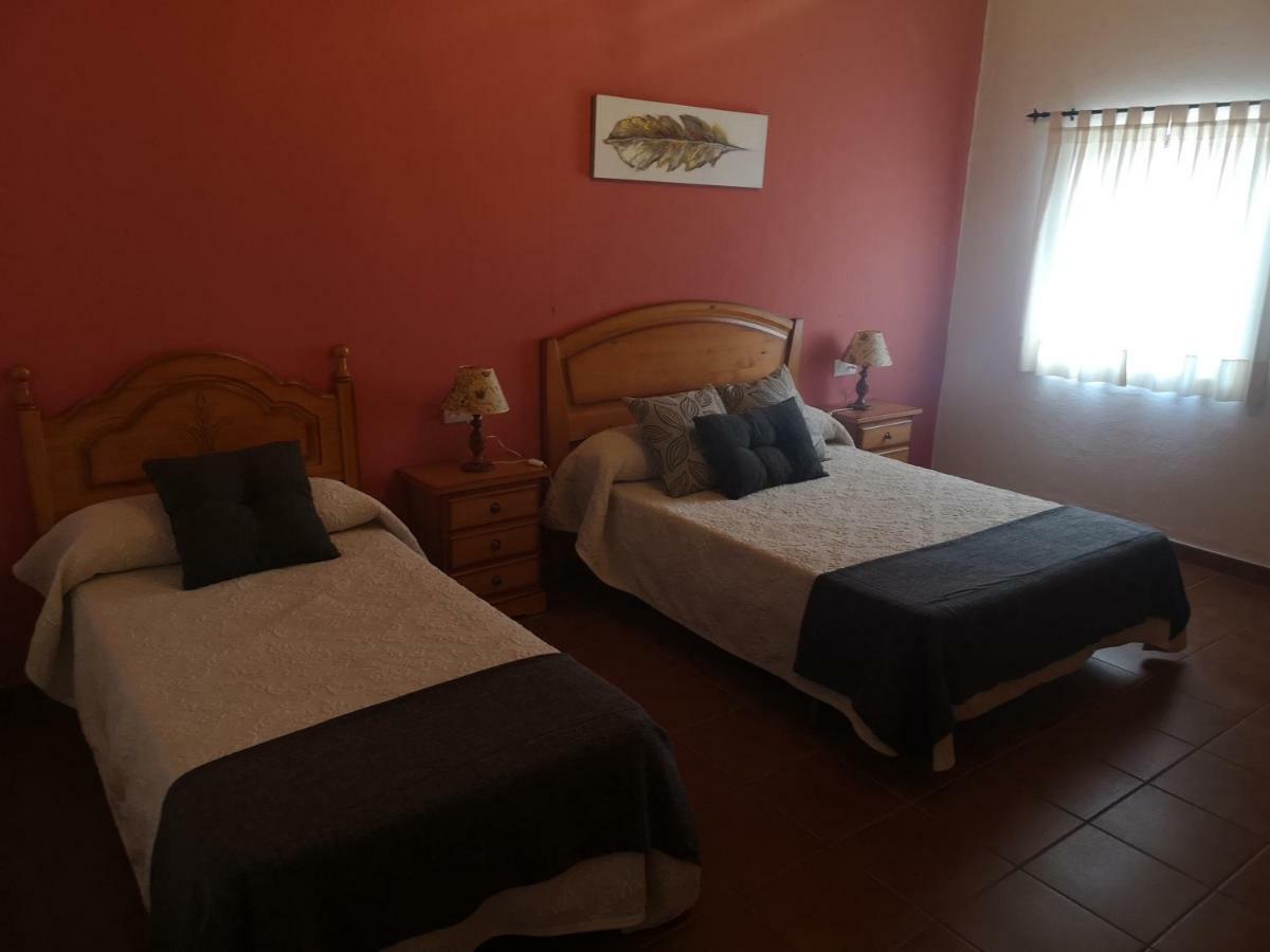 Casa Rural La Dehesilla กาซาญา เดลา เซียร์รา ภายนอก รูปภาพ