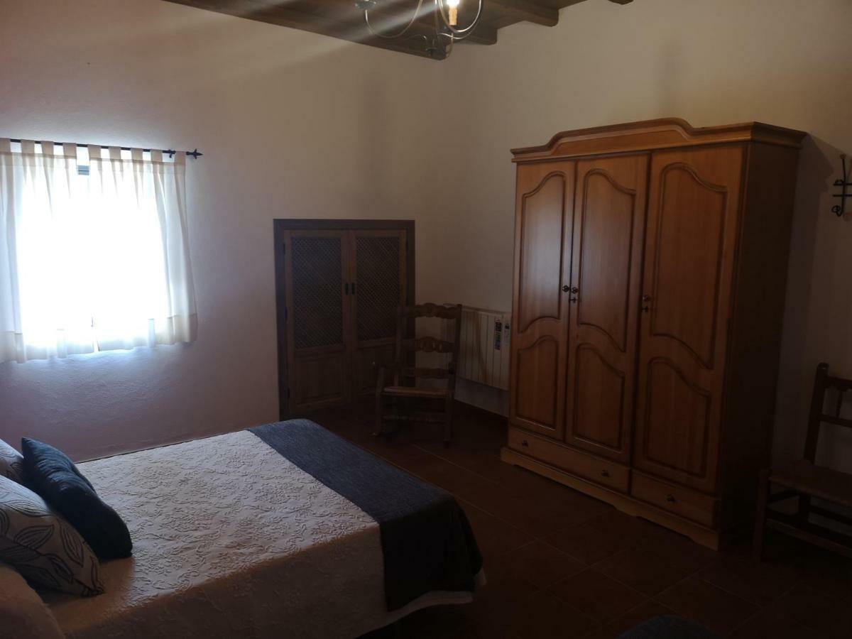 Casa Rural La Dehesilla กาซาญา เดลา เซียร์รา ภายนอก รูปภาพ
